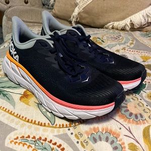 Hoka - Like New